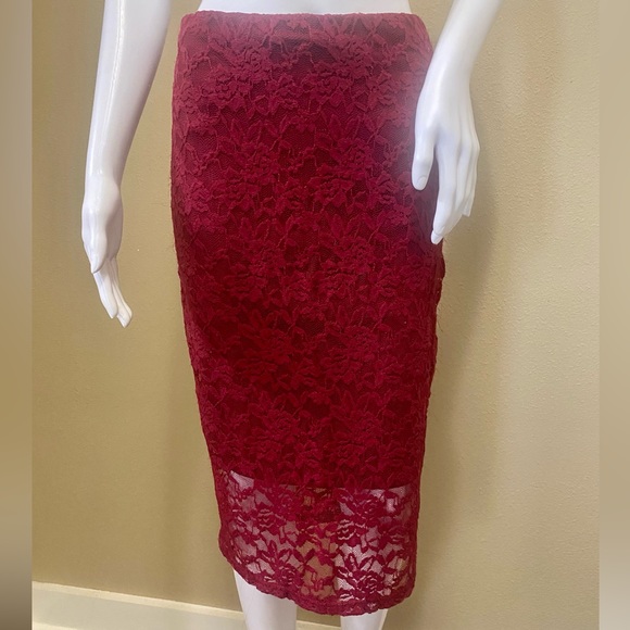 Forever 21 Lace Pencil Skirt - Picture 4 of 7